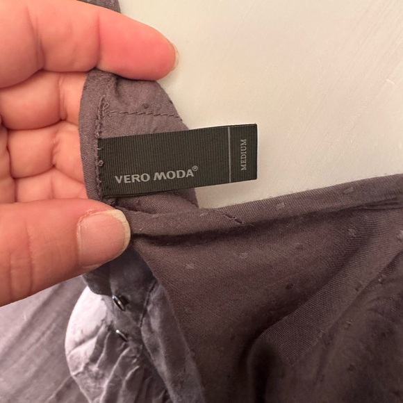 Vero Moda  Grey Dobby Lace Top EUC Size M - Picture 6 of 6